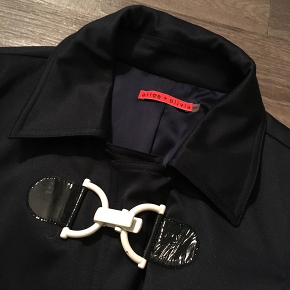 ✨ SOLD✨Alice + Olivia RARE toggle pea duffle coat - Picture 2 of 3